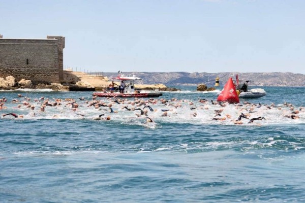 Φρίκη στην Μασσαλία: Επίθεση μεδουσών σε 80 κολυμβητές σε αγώνα – Ακούγονταν κραυγές από τους αθλητές – Κόσμος