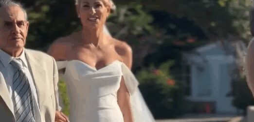 Παντρεύτηκε η υπέρκομψη Ελληνίδα με τον σύντροφός της: Το βίντεο από την εκκλησία και ο ερχομός του πaιδιού