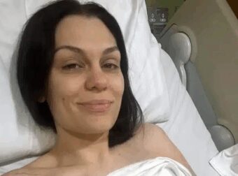Η Αγγλίδα ποπ σταρ Jessie J υποβλήθηκε σε μαστεκτομή μετά τη διάγνωση του καρκίνου του μαστού – Φωτογραφίες και βίντεο από το νοσοκομείο