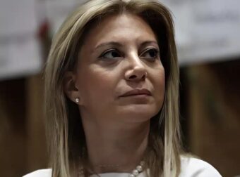 Νέο άγριο ξέσπασμα της Καρυστιανού: Είπε για την δημοκρατία στην Ελλάδα αυτό που δεν τολμά κανείς να πει