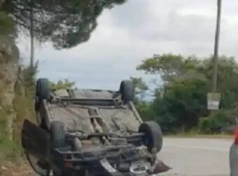 Έπαθαν το σoκ της ζωής τους…Τους άνοιξε την πόρτα το παιδί τους που είχε σκoτωθεi σε τροχαίο!
