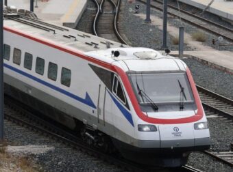 ΣΥΝΑΓΕΡΜΟΣ ΓΙΑ ΤΡΕΝΟ ΣΤΗ ΧΩΡΑ ΜΑΣ – ΓΕΜΙΣΕ ΚΑΠΝΟΥΣ ΕΝΩ ΕΚΤΕΛΟΥΣΕ ΔΡΟΜΟΛΟΓΙΟ