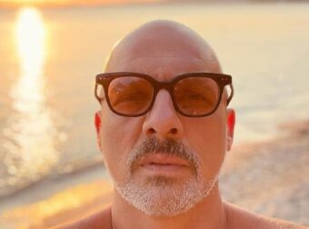 Σούσουρο στη showbiz με τον Νίκο Μουτσινά: Στην φόρα η σχέση του με πασίγνωστο Έλληνα τραγουδιστή