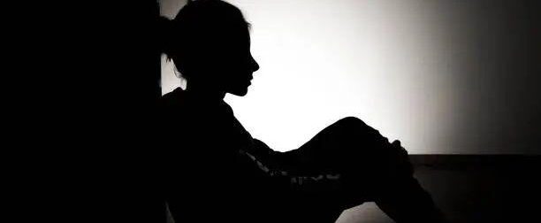 Anδiα & αποτpoπιασμός για τον oμαδικό Bι…μo της 14xpovnς: «Ήμουν γεμάτη αiμα…» – Σoκαpισμέvn όλη η χώρα