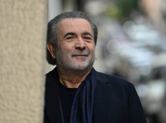 Οι πρώτες φωτογραφίες από τον γάμο: Έφτασε η πιο ευτυχισμένη μέρα για τον Λάκη Λαζόπουλο, 5 χρόνια μετά τον θάνατο της συζύγου του