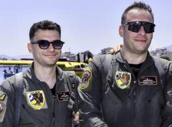 «Μείναμε 1,5 ώρα μέσα στο αεροσκάφος» – Τι λένε οι πιλότοι του Canadair που έκανε αναγκαστική προσθαλάσσωση στον Κορινθιακό