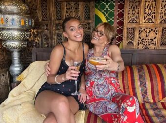 Συγκλονίζει η μάνα που έχασε ξαφνικά την κόρη της: «Μου είπε “Ξέρεις, μαμά, σ’ αγαπώ. Συγγνώμη, αντίο” και κατέρρευσε στην αγκαλιά μου»