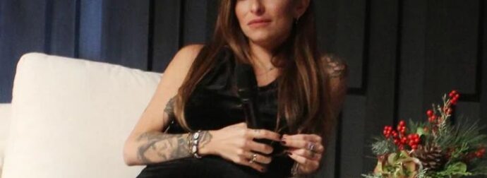 Εριέττα Κούρκουλου: Εμφανίστηκε με τσάντα από «δέρμα φρούτων» και προκάλσε πλήθος σχολίων – Αυτή είναι