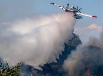 Νέα φωτιά τώρα στην Αττική – Στη «μάχη» και εναέρια μέσα