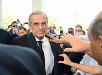 Φωτογραφίες και βίντεο από την κηδεια της Λένας Σαμαρά
