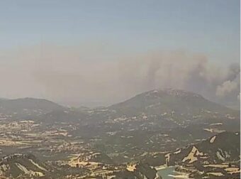 Νέα Μεγάλη Φωτιά Τώρα σε Πασίγνωστη μεγάλη πόλη της Ελλάδας: Ηχεί το 112, Κινδυνεύουν σπίτια, Εκκενώνονται ολόκληρες περιοχές – Τι έχει συμβεί