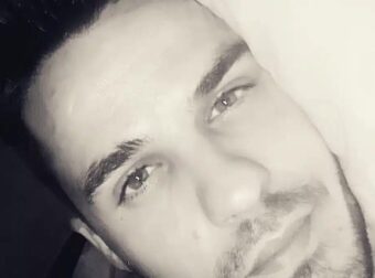 Θρήνος για τον Σάκη – Πέθανε μέσα στο σπίτι του τόσο νέος