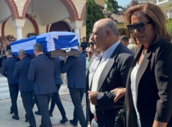 Κηδεία Απόστολος Βασυρόπουλος: Σε κλίμα συγκίνησης στην Αλεξάνδρεια Ημαθείας