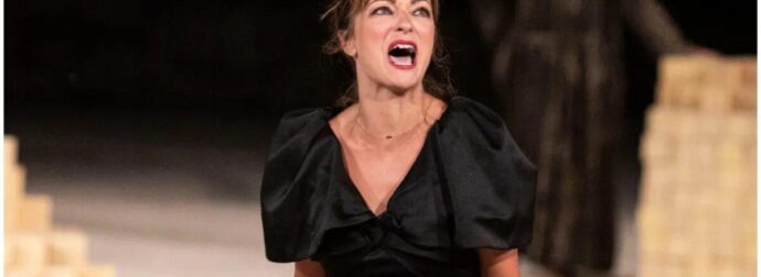 Θρήνος για πασίγνωστη Ελληνίδα ηθοποιό – Έφυγε από την ζωή η μητέρα της