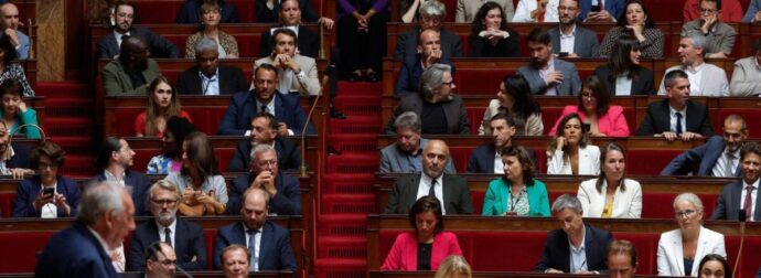 ΕΠΕΣΕ Η ΚΥΒΕΡΝΗΣΗ ΤΗΣ ΓΑΛΛΙΑΣ