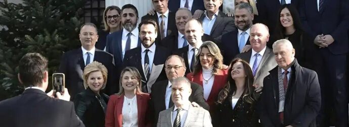 50 βουλευτές της ΝΔ τον θέλουν: Αυτός είναι ο αντικαταστάτης του Μητσοτάκη και νέος Αρχηγός της Νέας Δημοκρατίας