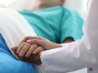 Γιατί δεν πρέπει ποτέ να φιλήσετε έναν νεκρό, σύμφωνα με γιατρό