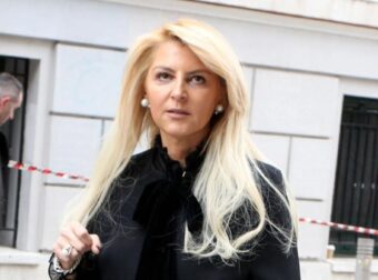 «Την τσίμπησε έντομο, είχε φαγούρα, πήγε στο γιατρό, έφαγε, κοιμήθηκε και…» – Σοκάρει η Μπέσυ Λαιμού για τον θάνατο της κόρης της, Μαρίσσας