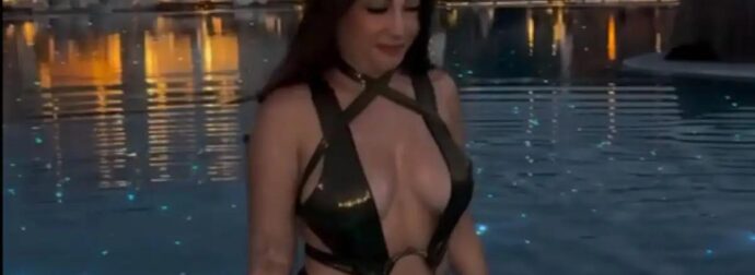 Η Ιωάννα Παλιοσπύρου έκανε βραδινό μπάνιο σε πισίνα γεμάτη «διαμάντια»