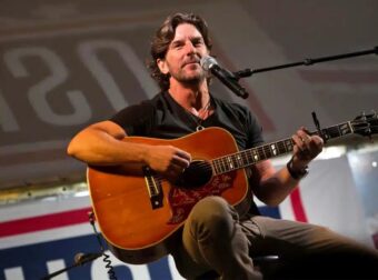 Νεκρός πασίγνωστος τραγουδιστής σε δυστύχημα