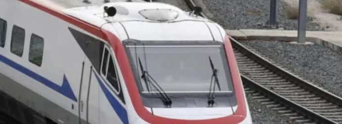 Σουφλί: Τρένο παρέσυρε φορτηγό στο κέντρο της πόλης – Αναφορές για τραυματίες