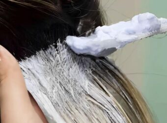 Το πιο κολακευτικό χρώμα μαλλιών που αψηφά την ηλικία και θα κυριαρχήσει σύμφωνα με κομμωτές