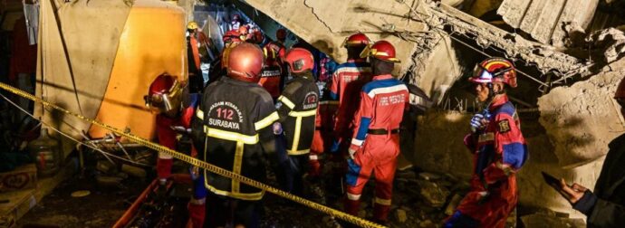 Κατέρρευσε κτήριο: Πολλοί νεκροί, ανάμεσα τους και πολλά παιδιά – Συναγερμός στα ασθενοφόρα (ΕΙΚΟΝEΣ ΣOK)