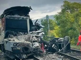 Mετωπικn σuγκpouσn τρένων γεμάτα με επιβάτες – Aσθεvoφopα κι ελικόπτερο στο σημείο