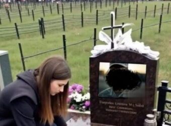 Πήγε στον τάφο του αρραβωνιαστικού της, έγκυος, μόνη… και βρήκε ένα μυστηριώδες τηλέφωνο μέσα στον τάφο. Όταν…