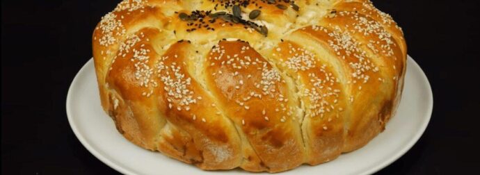 Τυρόπιτα φόρμας με ζύμη γιαουρτιού