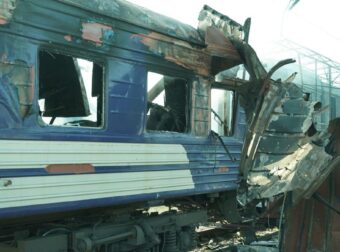 ΕΚΤΑΚΤΗ ΕΙΔΗΣΗ: ΜΑΚΕΛΕΙΟ ΜΕΣΑ ΣΕ ΤΡΕΝΟ ΓΕΜΑΤΟ ΚΟΣΜΟ – 4 ΝΕΚΡΟΙ ΚΑΙ 15 ΤΡΑΥΜΑΤΙΕΣ