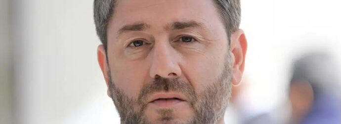 Παραιτήθηκε από διευθυντής του γραφείου του Ανδρουλάκη ο Γιώργος Παπαβασιλείου – Είχε κάνει αποθεωτικές αναρτήσεις για τον Μητσοτάκη