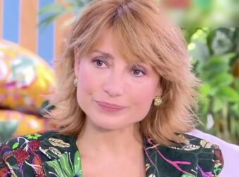 Ανnσυxία για την ηθοποιό Ευδοκία Ρουμελιώτη: Αυτό είναι το αυτοάνοσο με το οποίο διαγνώστnκε