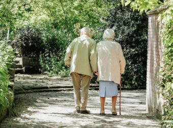 Συντάξεις Δεκεμβρίου 2025: Ποιοι θα δουν πρώτοι λεφτά στους λογαριασμούς