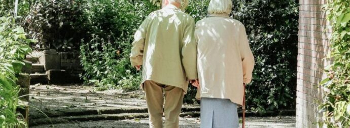 Συντάξεις Δεκεμβρίου 2025: Ποιοι θα δουν πρώτοι λεφτά στους λογαριασμούς