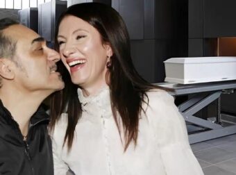 Σε κλίμα βαθιάς συγκίνησης η κηδεία της Κίλις Σφακιανάκη ήταν όλο δάκρυα και αναμνήσεις – Πήγε ο Νότης Σφακιανάκης;