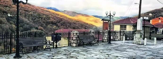 «Ελάτε να ζήσετε εδώ» – Το ελληνικό χωριό που προσφέρει στέγη και εργασία σε νέες οικογένειες για να το ζωντανέψουν