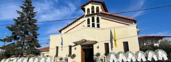 Σπαραγμός στην κηδεία του άτυχου κρεοπώλη που έκοψε κατά λάθος τη μηριαία αρτηρία του – Τραγικές εικόνες τώρα