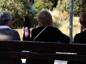 Πριν μια ώρα μαθεύτηκε και επίσημα: Καταπληκτικά νέα για όλους τους Έλληνες που είναι πάνω από 60 χρονών