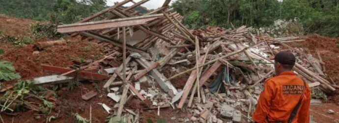 Τραγωδία Τωρα: Τουλάχιστον 6 νεκροί, 17 αγνοούμενοι, τεράστιος Θρήνος