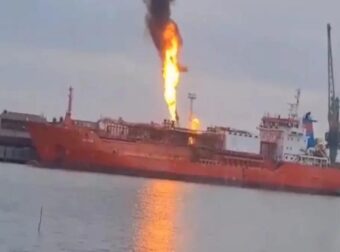 Συναγερμός στη Ρουμανία: Φωτιά σε τουρκικό τάνκερ από επίθεση ρωσικού drone στα σύνορα με την Ουκρανία – Εκκενώθηκε χωριό