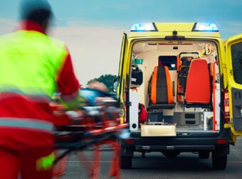 Μαθεύτηκε : Εσπευσμένα στο νοσοκομείο αγαπημένος ηθοποιός