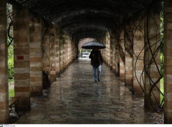 Πέφτουν τα πρώτα χιόνια στην Ελλάδα