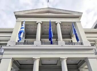 Άμεση απάντηση της Ελλάδας στη Ρωσία: «Απειλές κατά κυρίαρχων κρατών αυτοδικαίως απορρίπτονται»