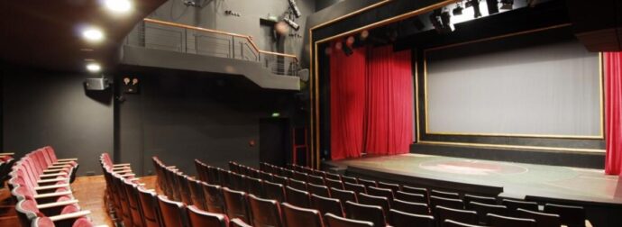 Ακυρώνονται οι παραστάσεις στο θέατρο Άλμα: Έπεσαν από τη σκηνή