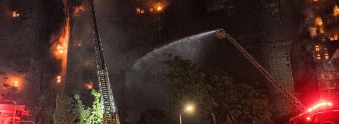 ΕΚΤΑΚΤΟ : Ξέσπασε ανεξέλεγκτη φωτιά σε ουρανοξύστες – Τουλάχιστον 13 νεκροί μέχρι τώρα