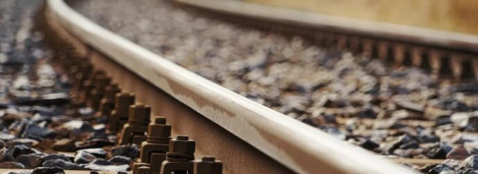 ΣΟΚ! Τρένο έπεσε πάνω σε εργαζόμενους – 11 νεκροί