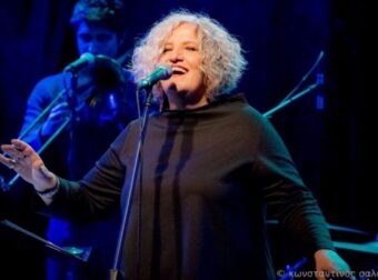 Πασίγνωστη Ελληνίδα τραγουδίστρια διαγνώστηκε με καρκίνο, ακυρώνει όλες τις προγραμματισμένες εμφανίσεις της