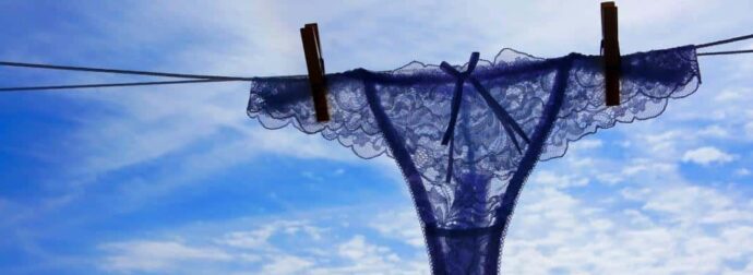 Τα γυναικεία εσώρουχα έχουν φιογκάκι στο μπροστινό μέρος και δεν είναι για διακόσμηση