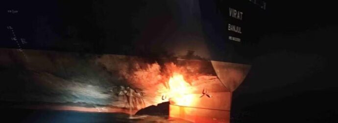 ΠΑΝΙΚΟΣ ΤΩΡΑ ΣΤΗ ΘΑΛΑΣΣΑ ΕΓΙΝΕ ΔΙΠΛΗ ΕΠΙΘΕΣΗ ΑΠΟ ΤΟΥΣ